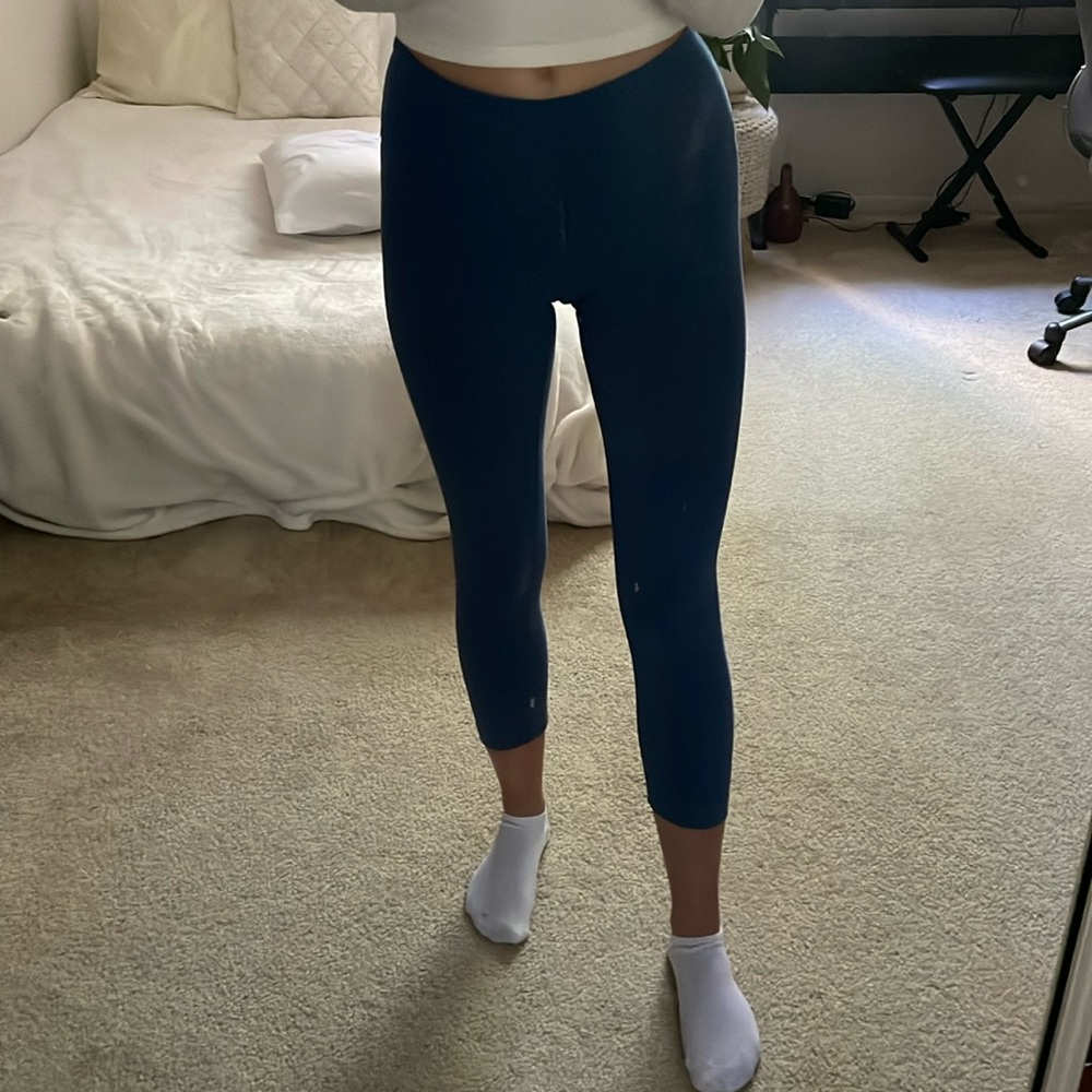 BLUE LULULEMON LEGGINGS